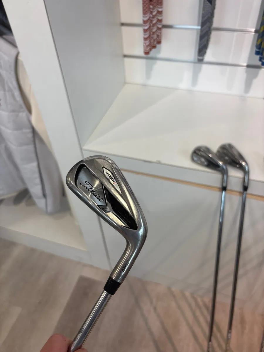 Titleist AP1 718 (4-PW) Reg Steel 1” short - Image 3