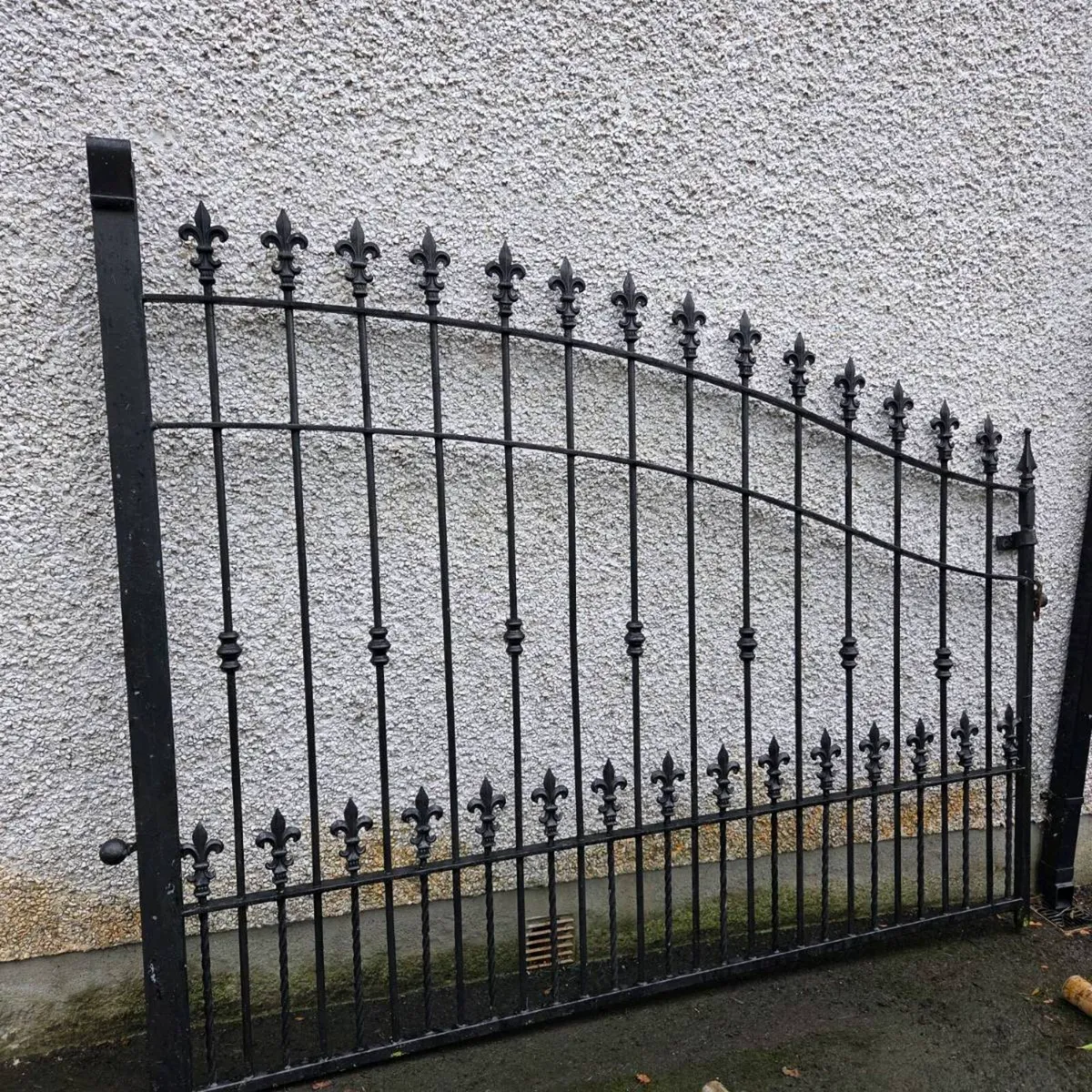Solid steel bi-parting Gates - Image 1