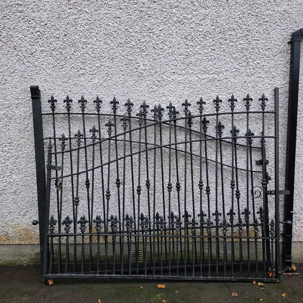 Solid steel bi-parting Gates - Image 2