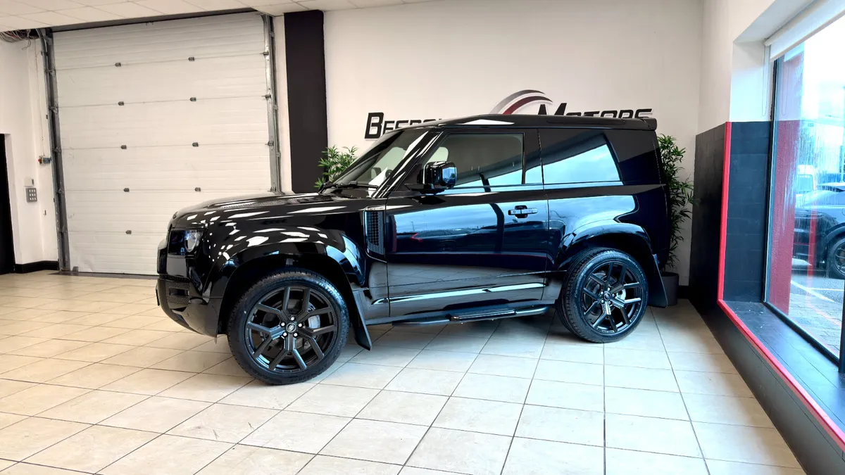 Land Rover Defender D350 HSE X-Dynamic - Image 2