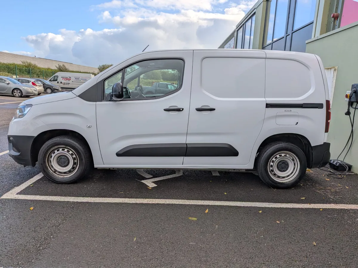 Toyota Proace City 2023 🔥 - Image 4