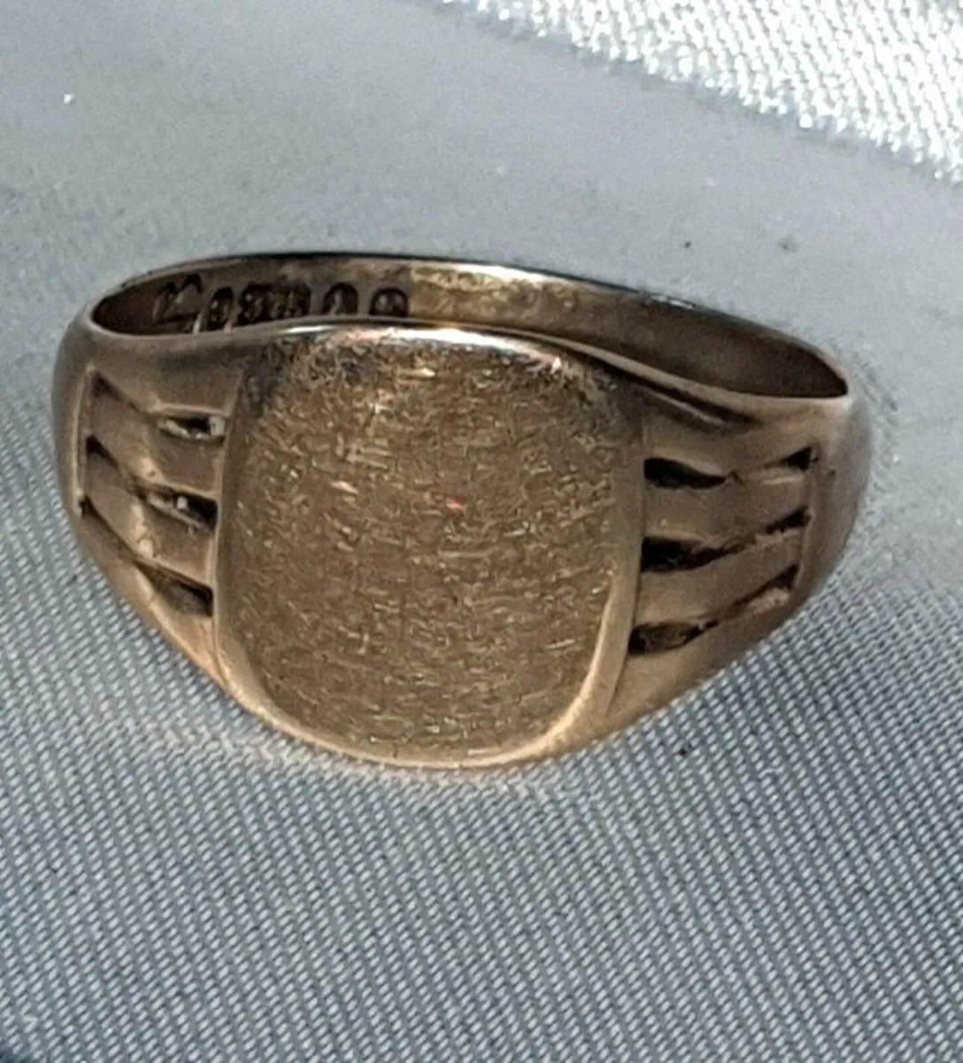 Gentlemans Vintage 9ct Gold Signet Ring - Image 4