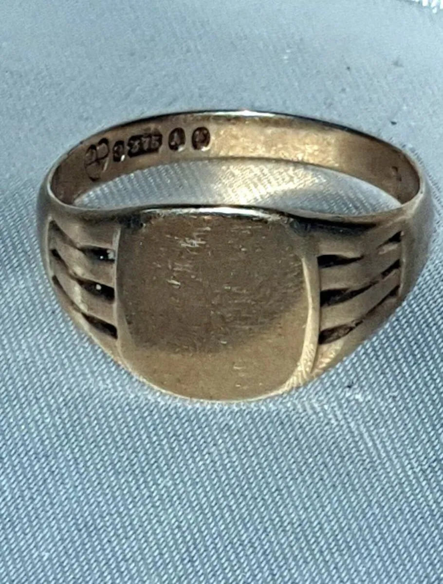 Gentlemans Vintage 9ct Gold Signet Ring - Image 1