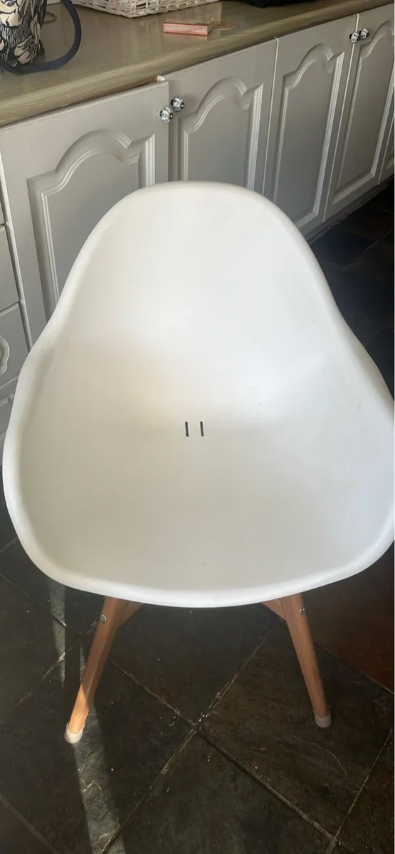 6 ikea dining chairs - Image 1