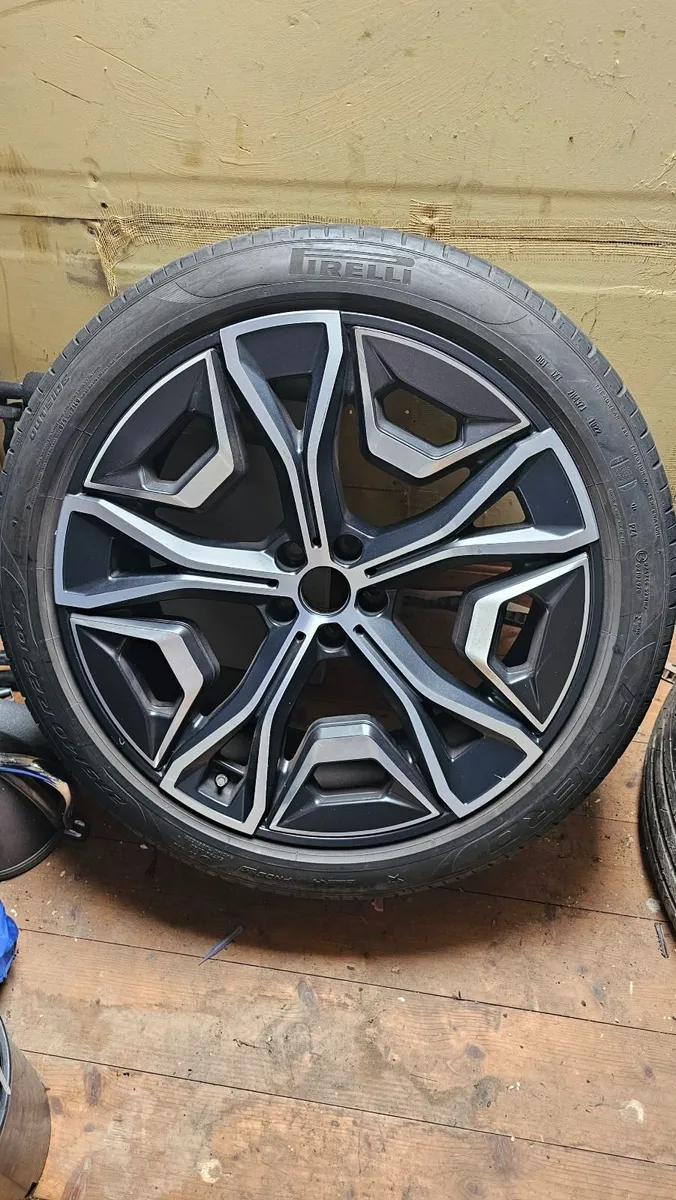 BMW iX 22"  type 1020 alloys - Image 2