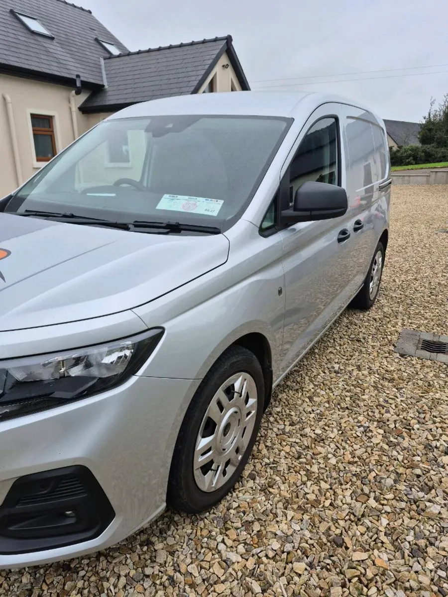 Ford Transit Connect Van - Image 3