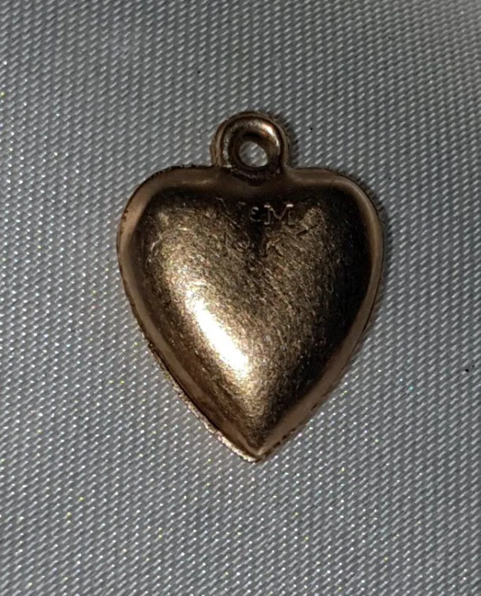 Pristine Vintage 14K Gold Heart Charm (M&M Maker) - Image 4
