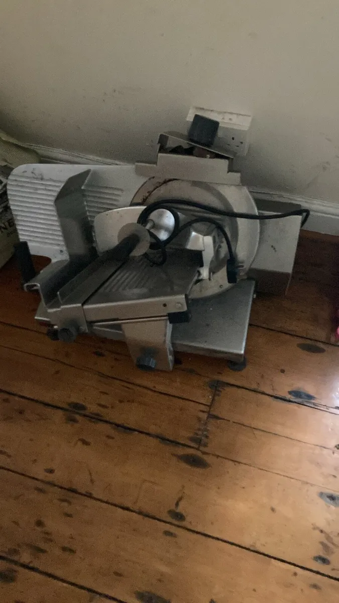 Meat slicer