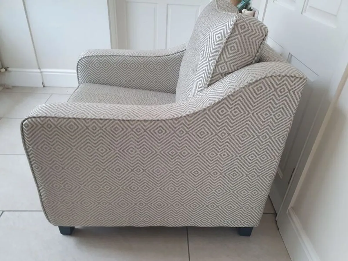 Armchair - Image 4