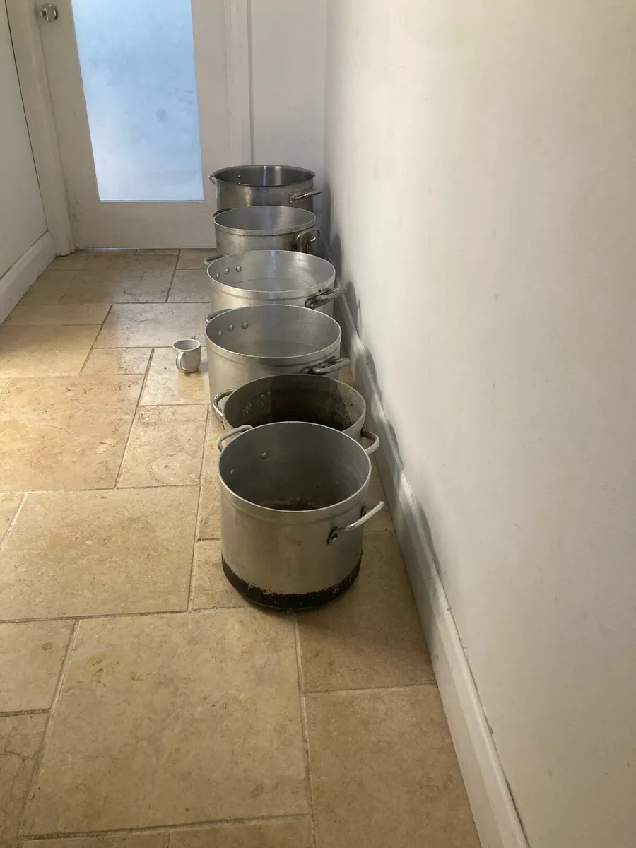 Stock pots