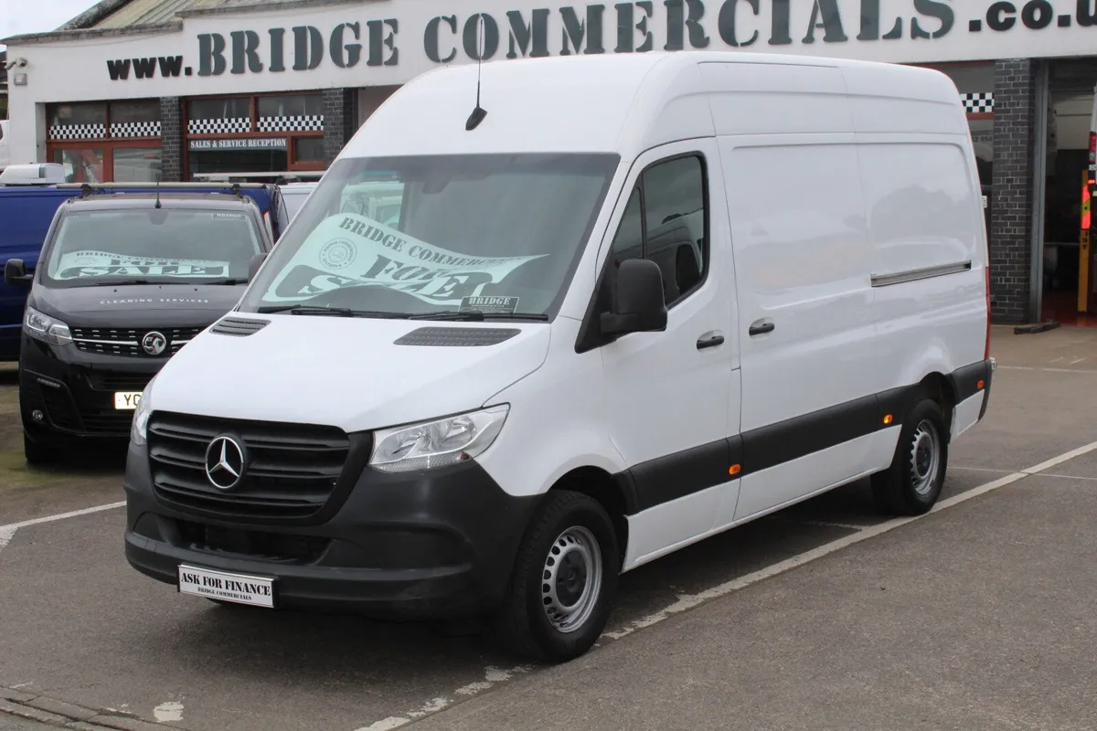 2023 Mercedes-Benz Sprinter 315 L2H2 - Image 1