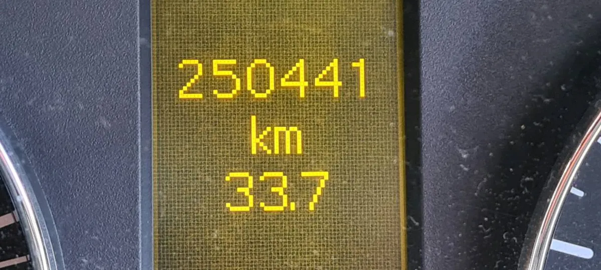 2017 Mercedes Sprinter  lwb high roof - Image 4
