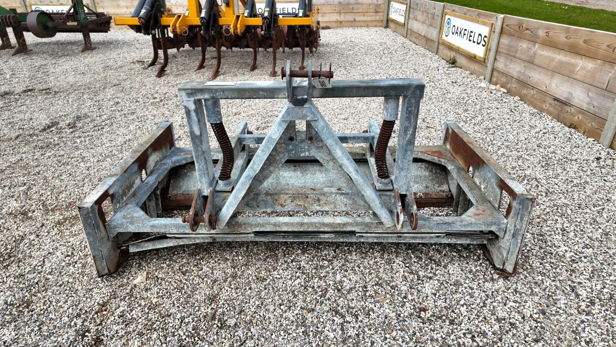 AG 2M GALV YARD SCRAPER - Image 2