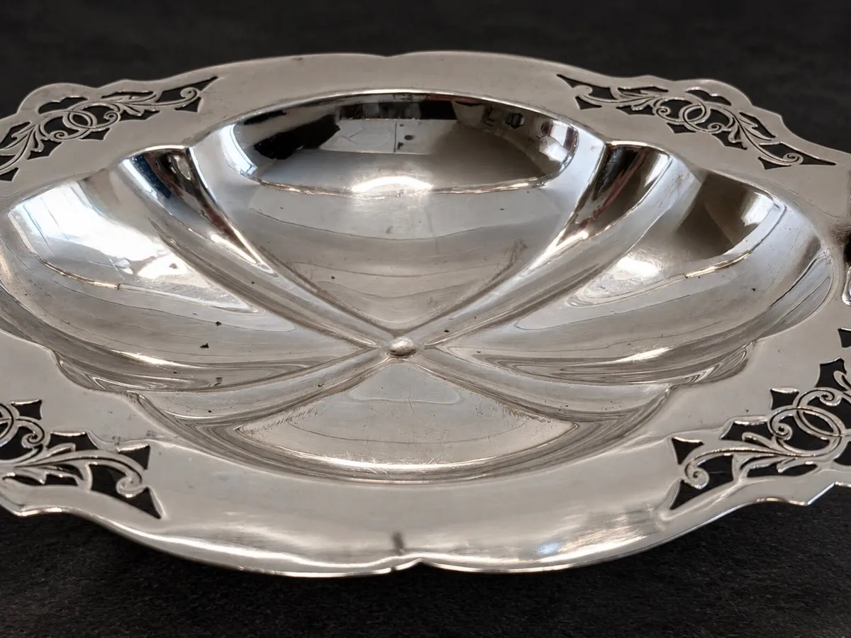 Vintage Silver-Plated Serving Basket - Image 3