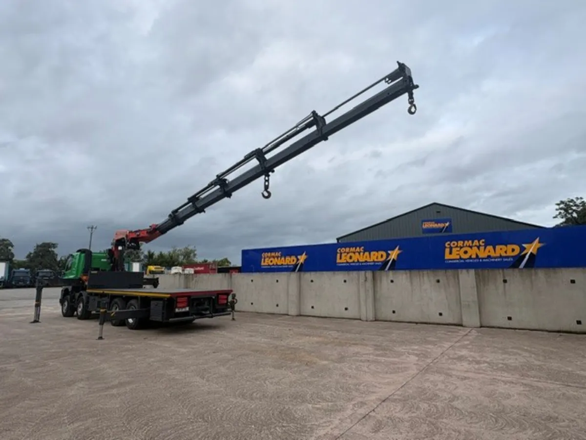 2019 DAF CF480 8x4 Flat with 60T Crane - Image 4
