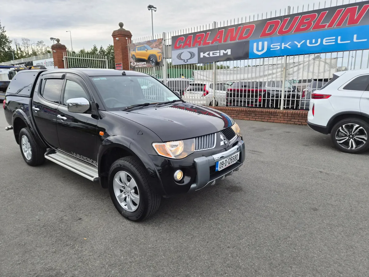 Double cab L200 With Canopy - Image 1