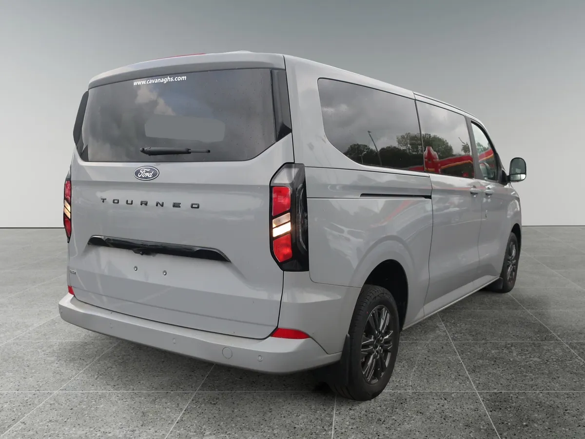 TOURNEO CUSTOM TITANIUM LWB 340 2.5L Duratec 227PS - Image 4