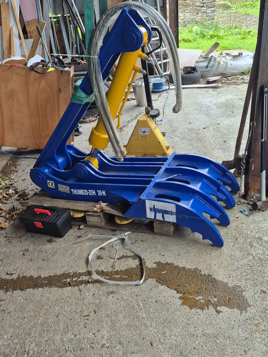 Rotating hydraulic grab also elephant thumb - Image 1