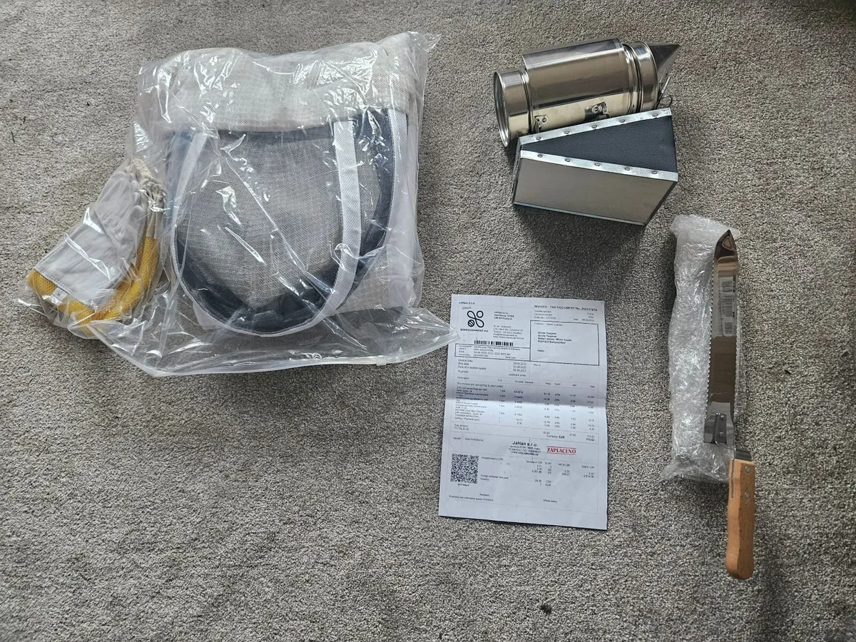 Beekeeping equipment - Image 1