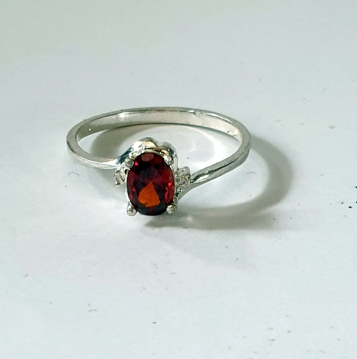 Pristine Vintage Sterling Silver Garnet Ring - Image 2