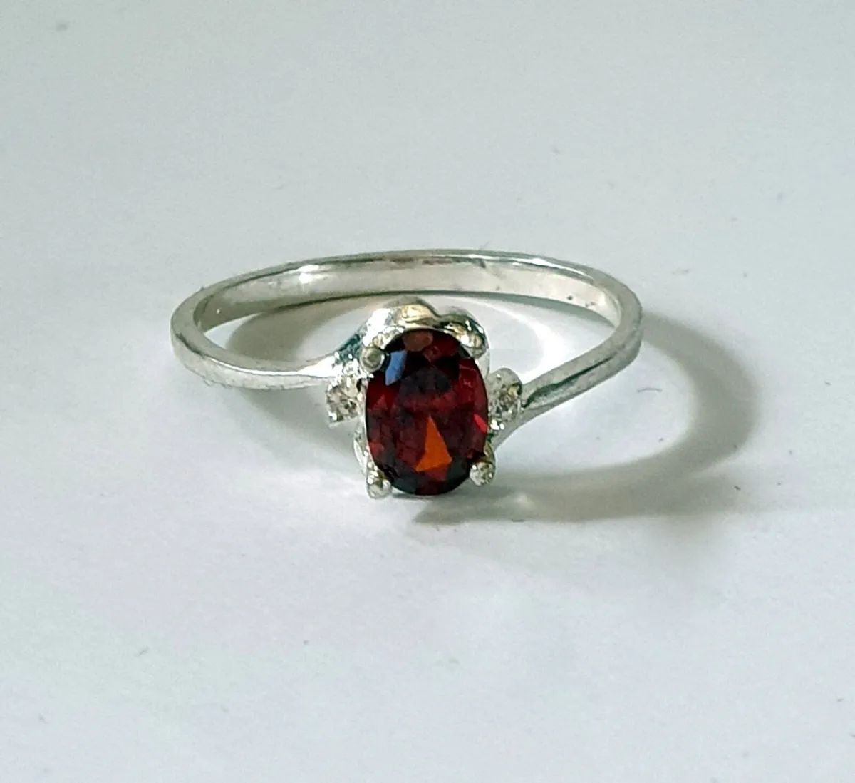 Pristine Vintage Sterling Silver Garnet Ring - Image 3
