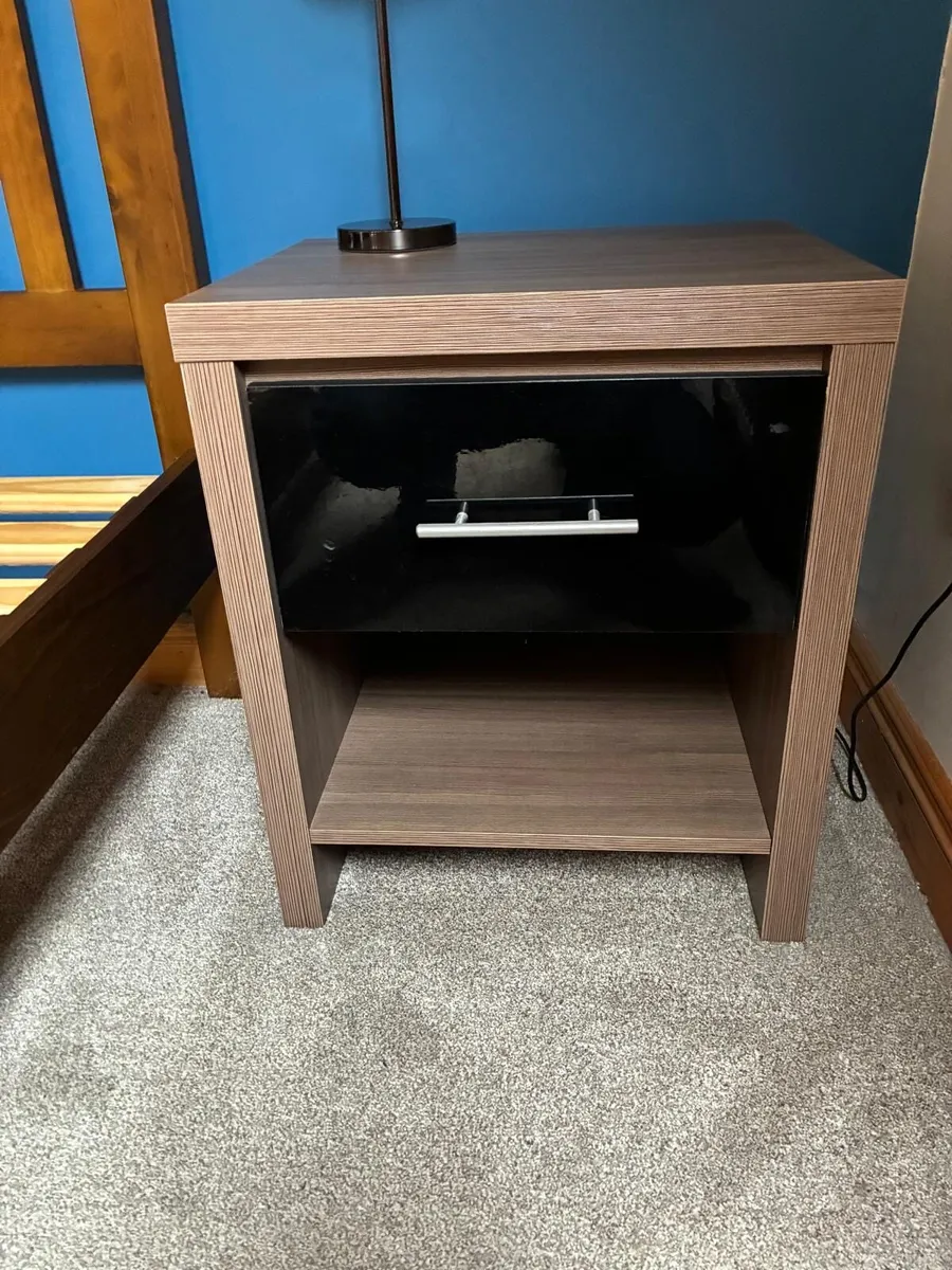 Bedroom furniture - Image 4