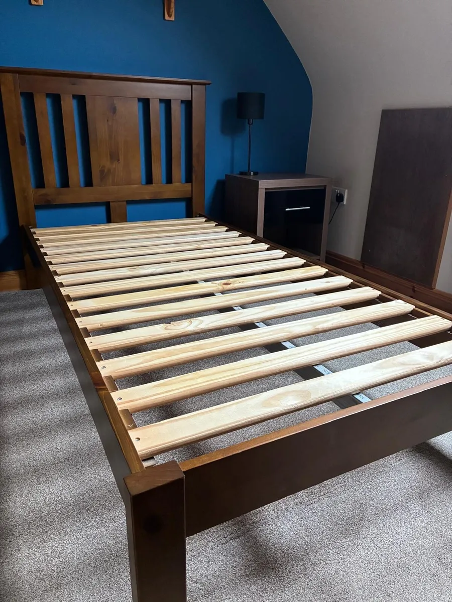 Bedroom furniture - Image 1