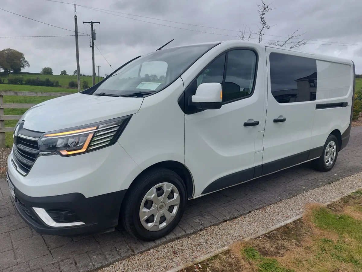 TRAFIC 2023' 6 SEATER CREWCAB - Image 1