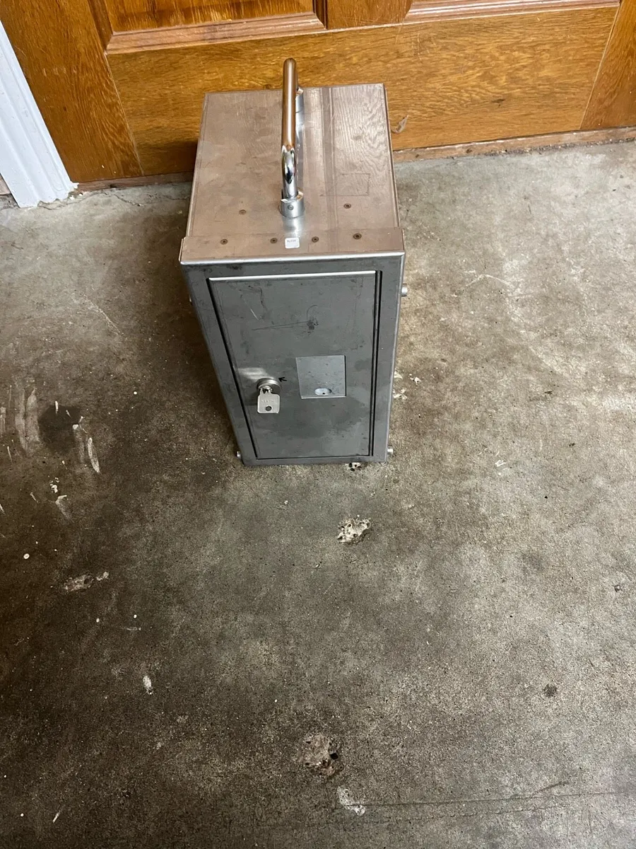Lockable stainless steel boxes - Image 3