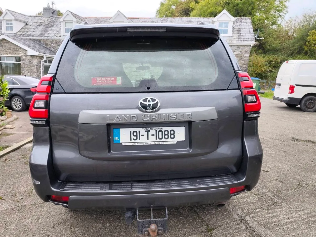 Toyota Landcruiser - Image 4