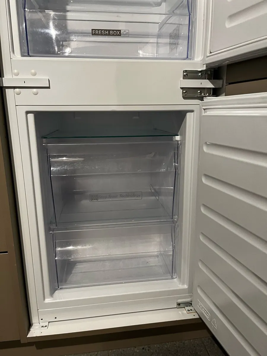 Whirlpool 6th sense integrated fridge freezer - Image 4