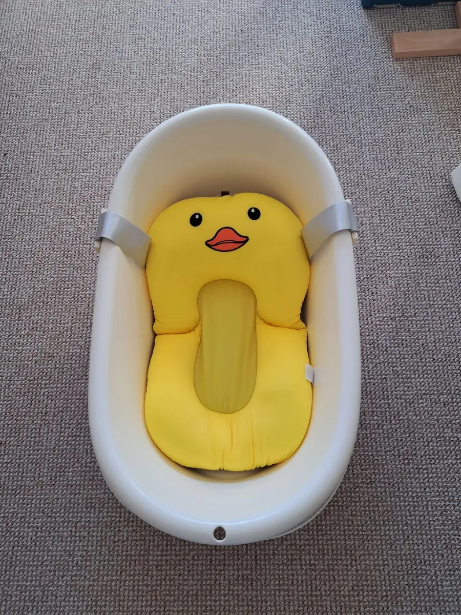 Baby Bath with cushion seat insert - Image 1