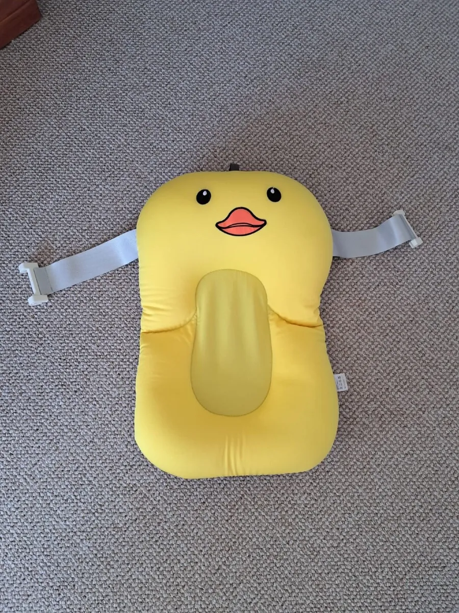 Baby Bath with cushion seat insert - Image 2