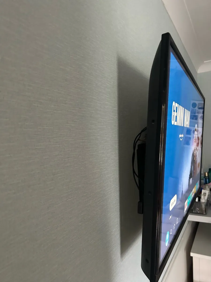 Sharp 40 inch Tv - Image 3