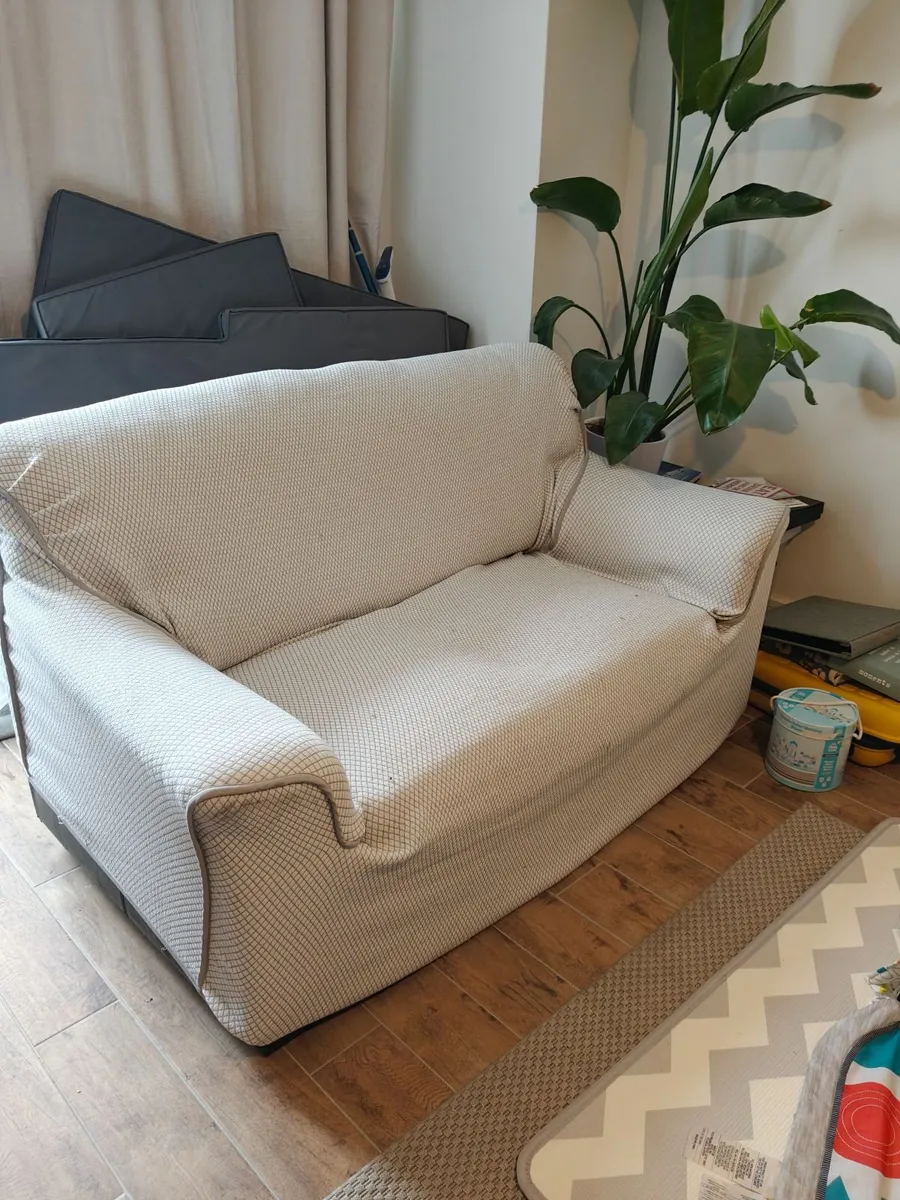 Two seater couch - Image 1