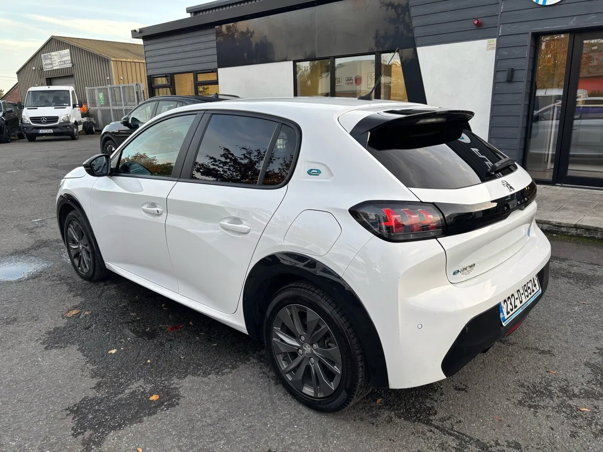 Peugeot e208 car-van - Image 2