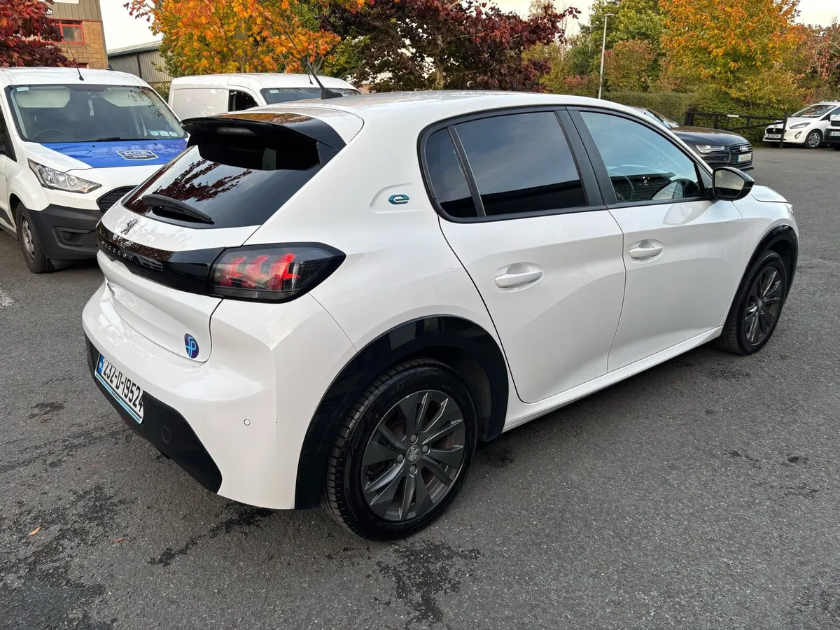 Peugeot e208 car-van - Image 4