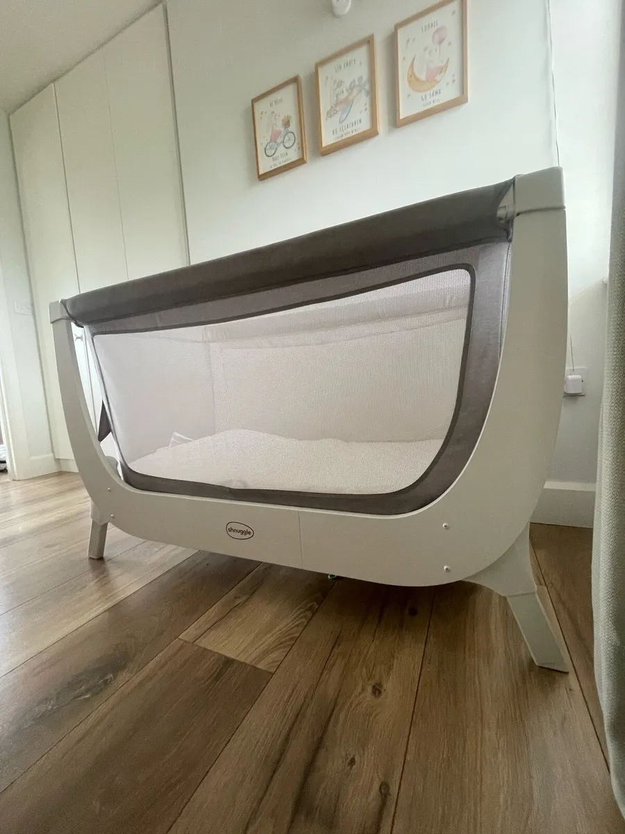 Shnuggle Cosleeper, Cot and Linens - Image 1