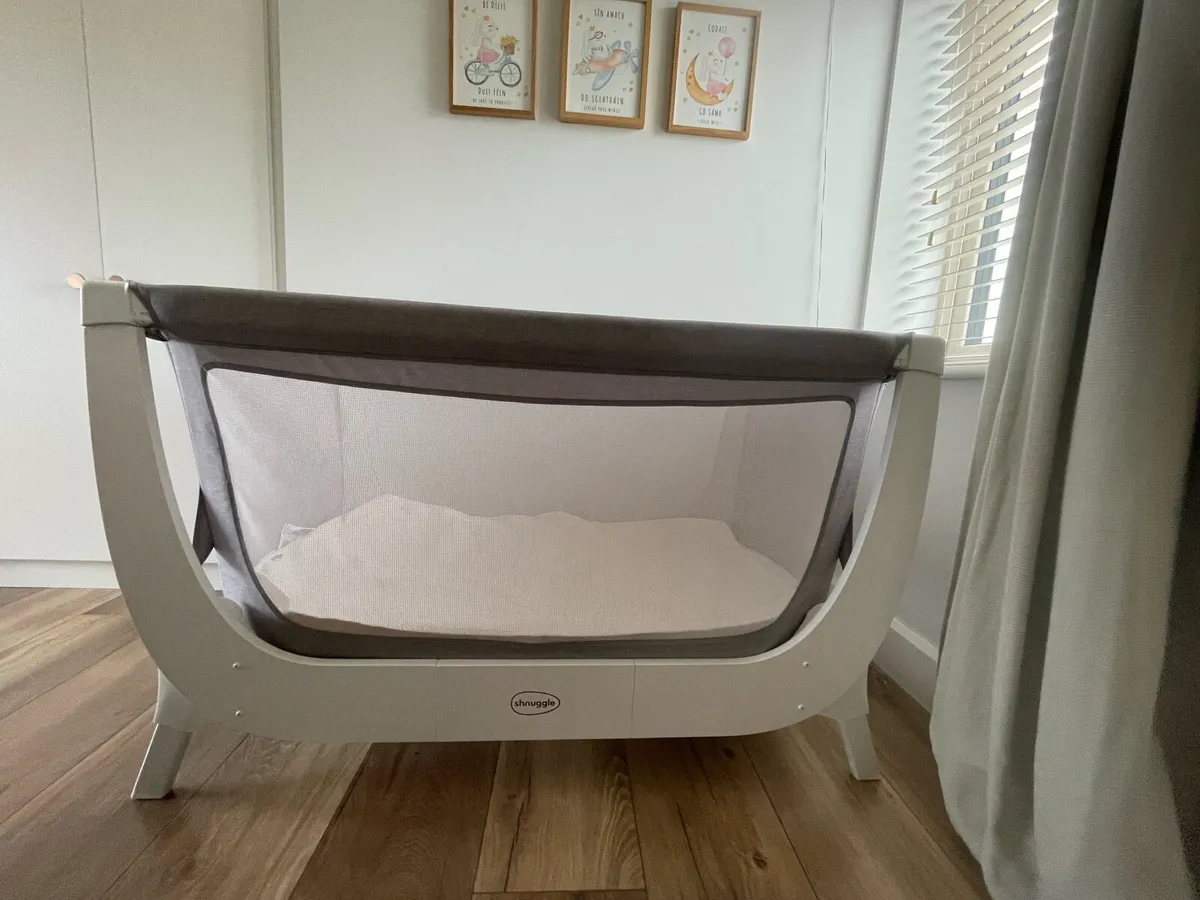 Shnuggle Cosleeper, Cot and Linens - Image 2