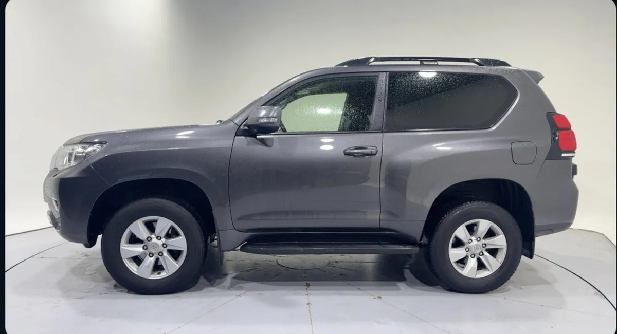 Toyota Land Cruiser SWB 2018 - Image 2