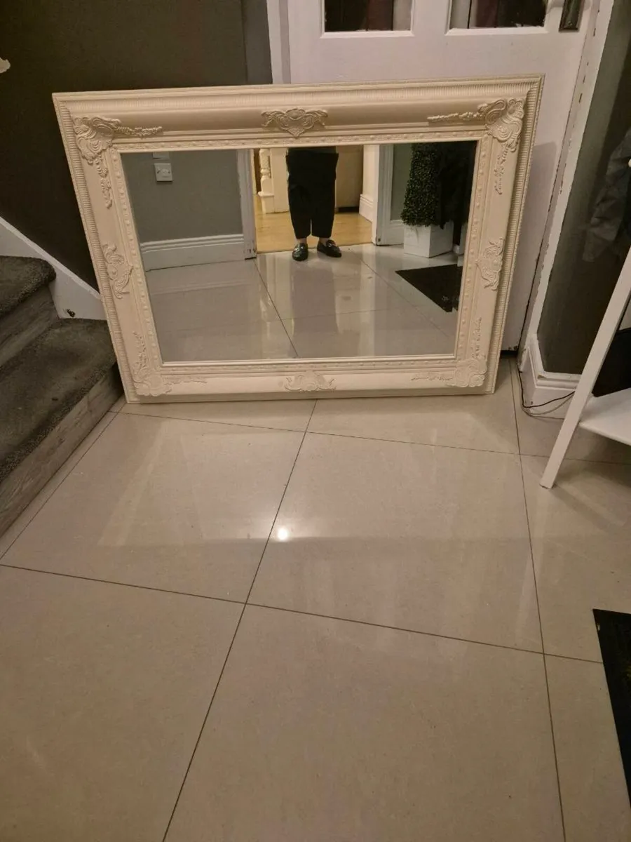 Fireplace and mirror - Image 3