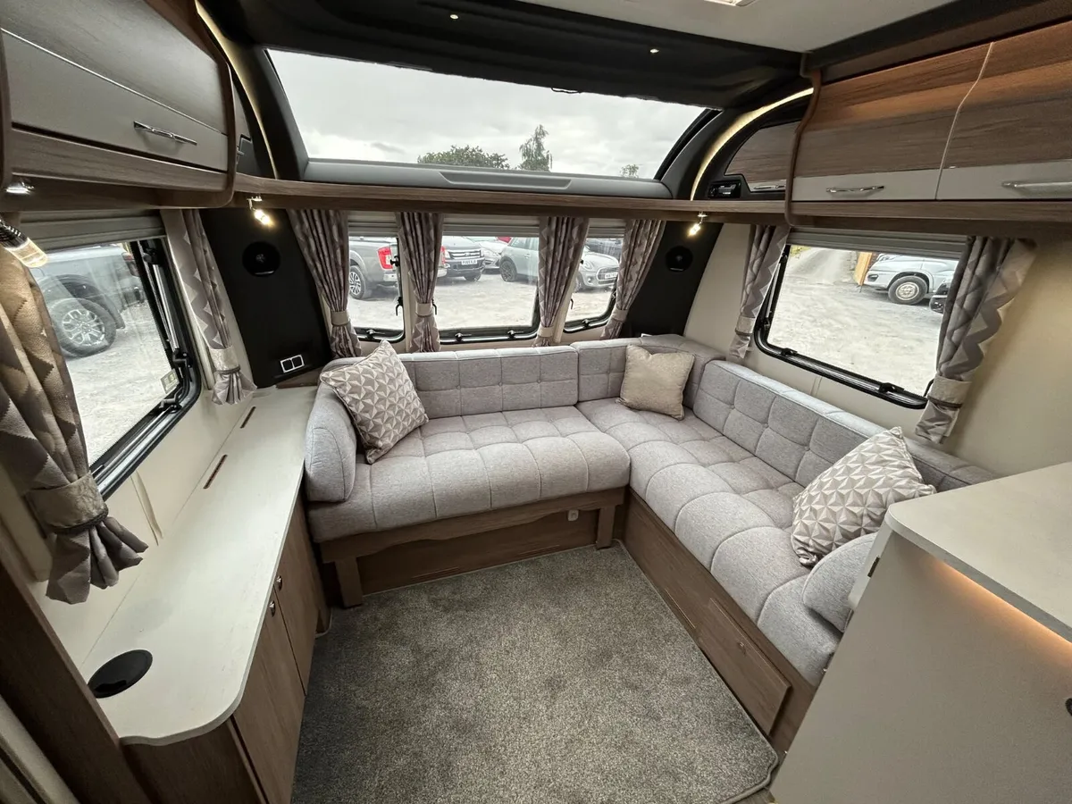 🔥 2022 Coachman VIP 540 XTRA 🔥 - Image 3