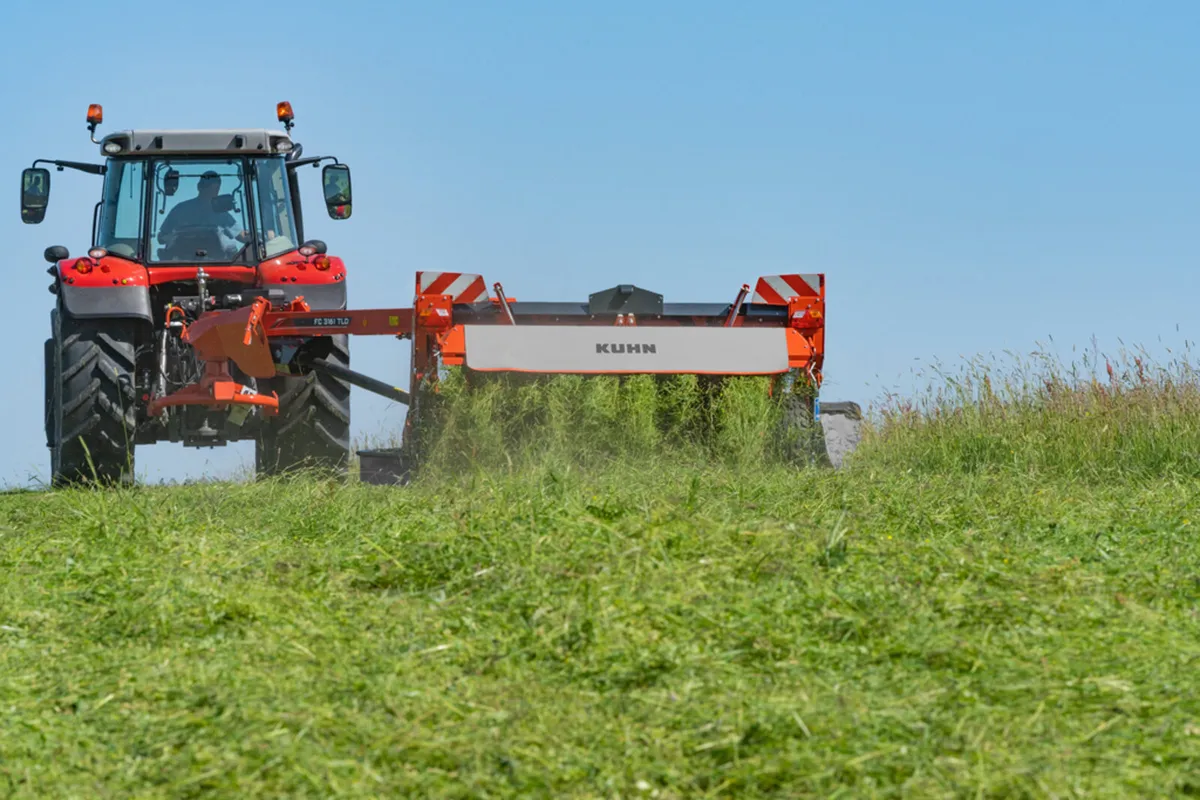 KUHN FC3161 MOWER CONDITIONER - OUT OF SEASON - Image 2