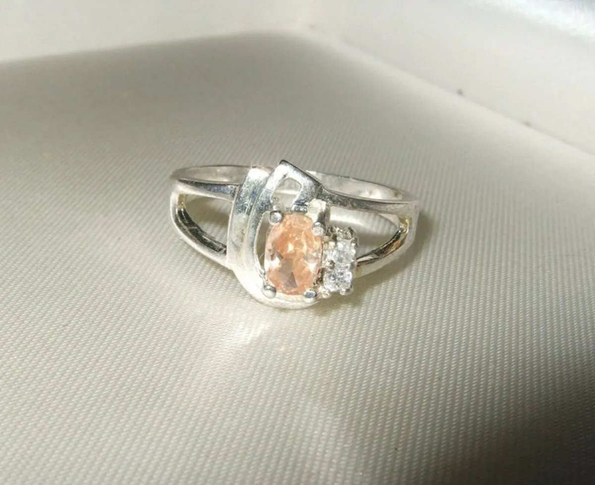 Vintage Silver Sapphire Trilogy Ring - Image 4