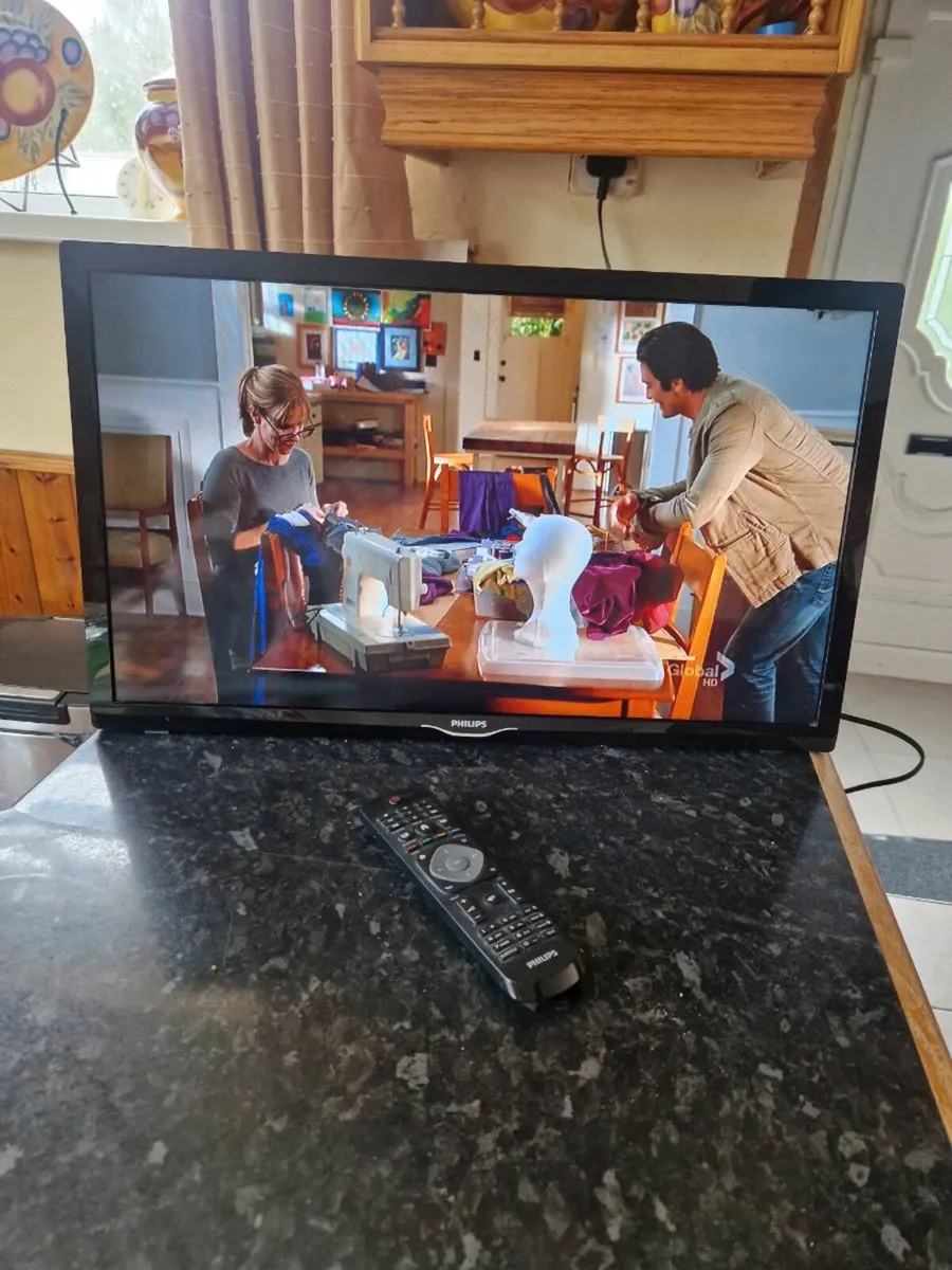 Philips 32 inch TV with remote not smart - Image 1