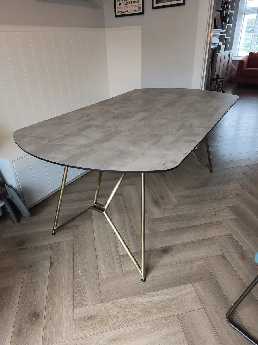 Kitchen table - Image 2