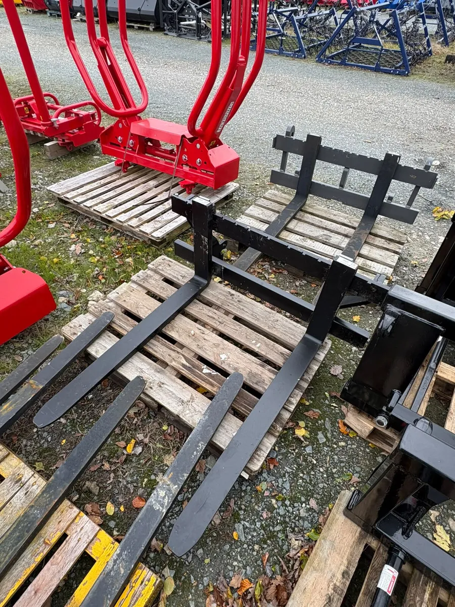 Heavy Duty Pallet Forks (2500KG) - Image 2