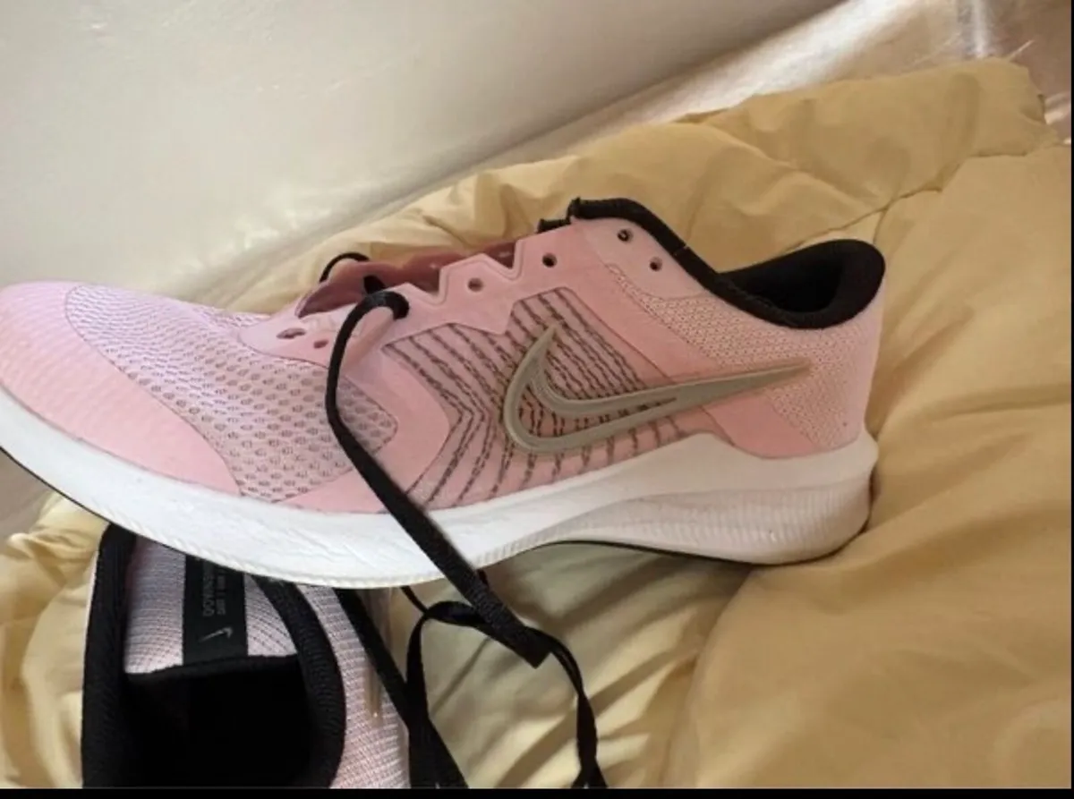 2 pairs of Nike runners - Image 2