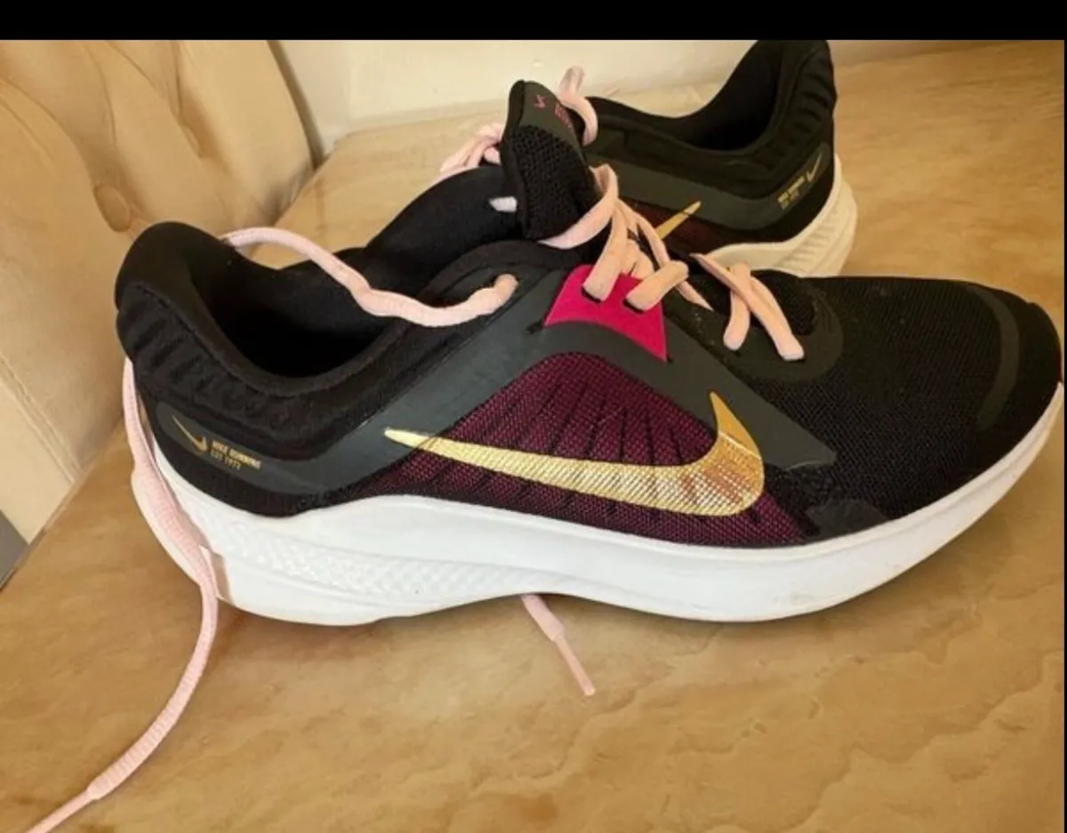 2 pairs of Nike runners - Image 1