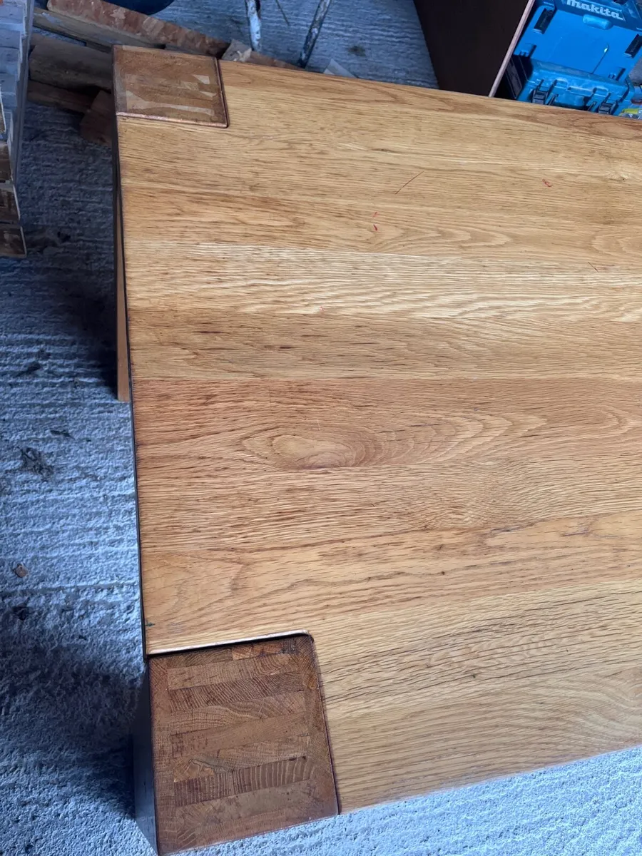 Large solid oak dining table - Image 4